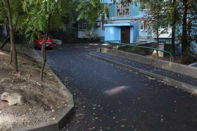 Оболонский район отстает в ремонте придомовой территории